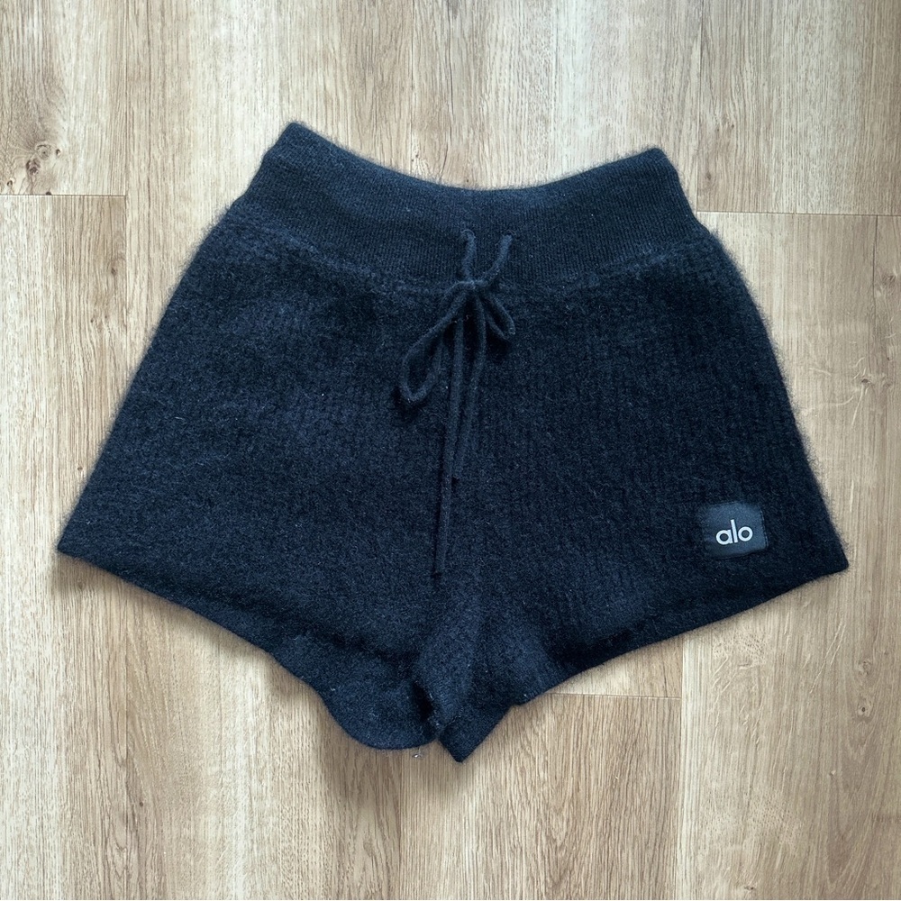 Alo Cashmere High-Waist Plush Waffle Shorts